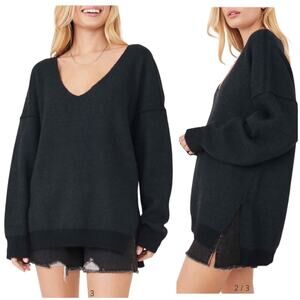 Free People NWT Sweater Weather Oversized Slouchy V Neck Tunic Size XS Black